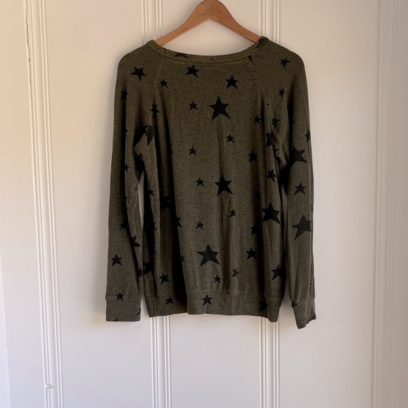 3/$15! Buffalo David Bitton Olive and Black Star Crewneck Top - Picture 2 of 3